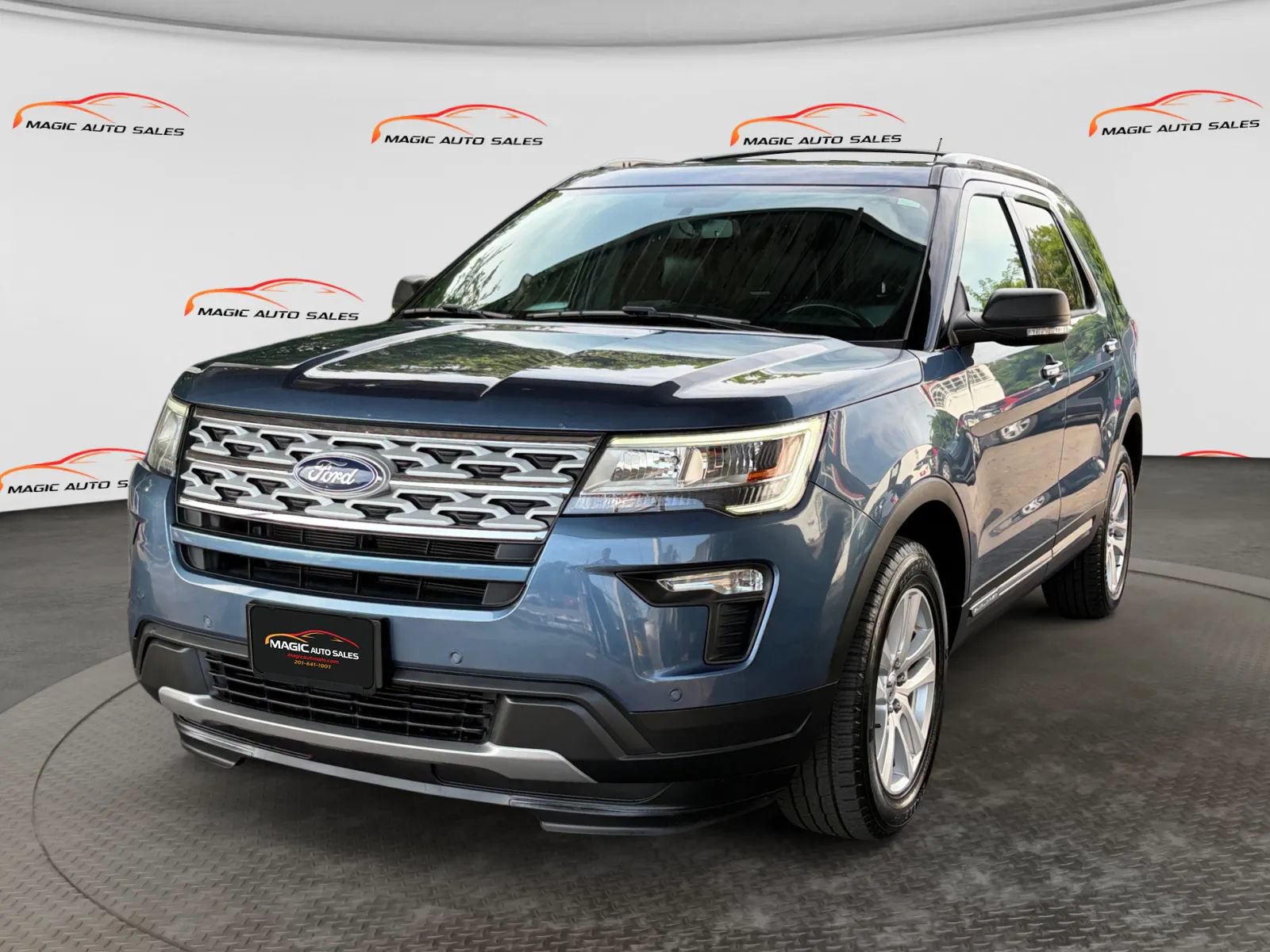 Used 2019 Ford Explorer XLT w/ Equipment Group 202A AWD/4WD image 1