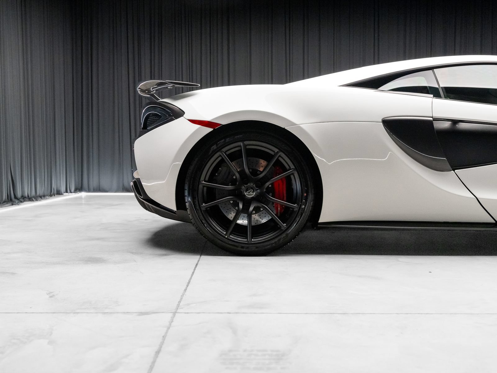 Used 2016 McLaren 570S Coupe RWD image 30