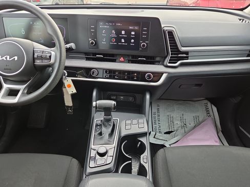 Used 2024 Kia Sportage LX image 14