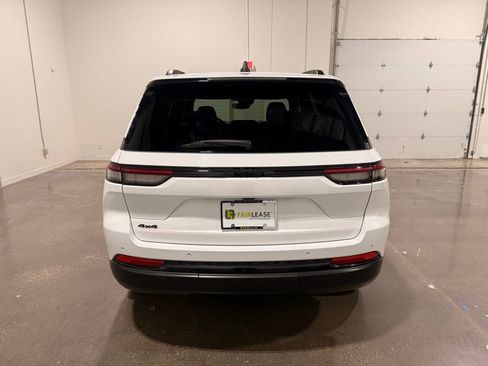 Used 2023 Jeep Grand Cherokee Altitude image 6