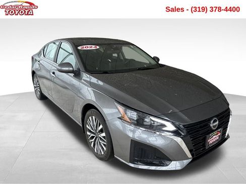 Used 2024 Nissan Altima 2.5 SV w/ SV Premium Package image 9
