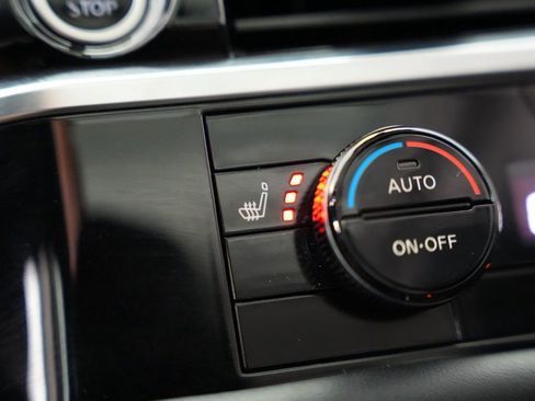 Used 2022 Nissan Pathfinder SV w/ SV Premium Package AWD/4WD image 24