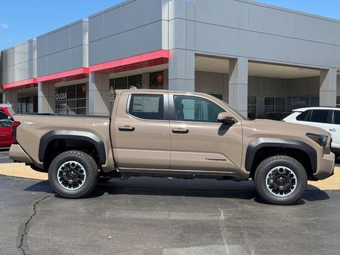 New 2026 Toyota Tacoma TRD Off-Road AWD/4WD image 2