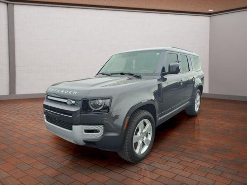 Used 2023 Land Rover Defender 130 First Edition image 4