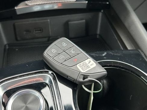 Certified 2025 Buick Envision Preferred AWD/4WD image 46
