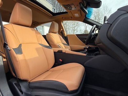 Used 2024 Lexus ES 350 w/ Premium Package image 20