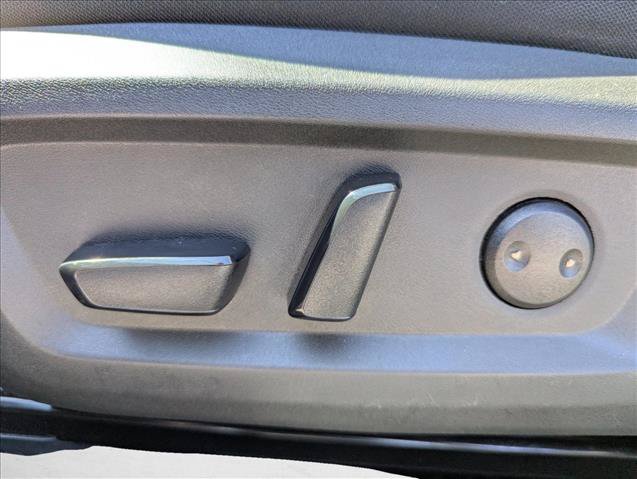 Used 2024 Nissan Rogue SV FWD image 11