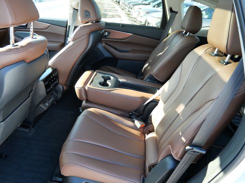 Used 2023 Acura MDX SH-AWD w/ Technology Package image 12