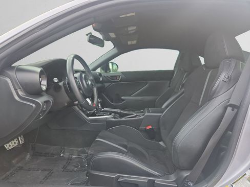 Used 2022 Toyota GR86 Premium image 10