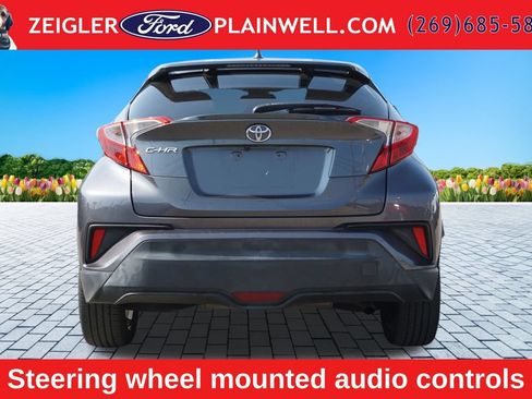 Used 2018 Toyota C-HR XLE FWD image 4
