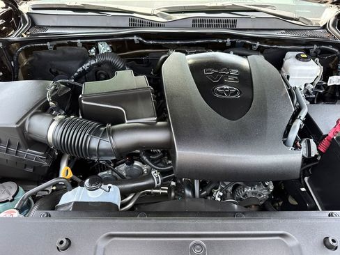 Used 2023 Toyota Tacoma TRD Off-Road AWD/4WD image 10