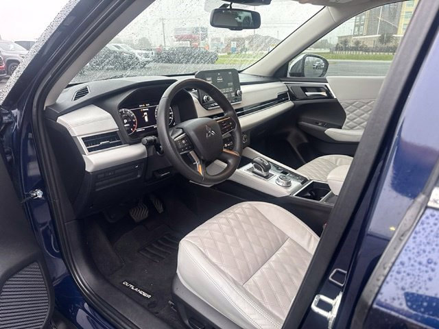 Used 2023 Mitsubishi Outlander SEL FWD image 13