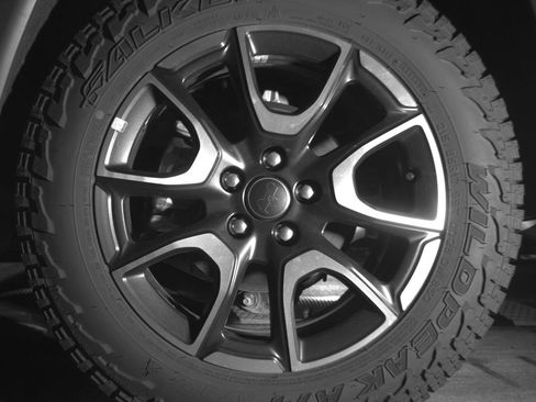 Used 2025 Jeep Compass Trailhawk image 14