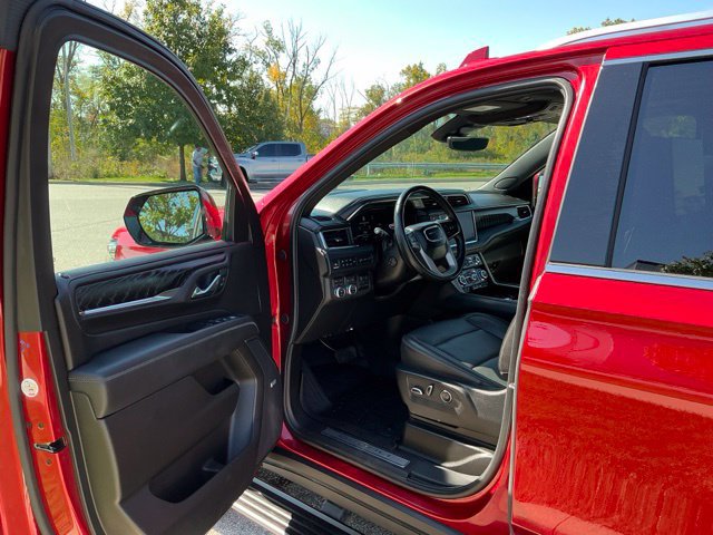 Used 2024 GMC Yukon XL Denali w/ Denali Reserve Package AWD/4WD image 16