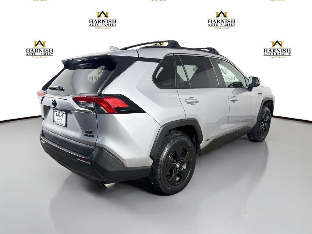 Used 2021 Toyota RAV4 XLE w/ Convenience Package AWD/4WD image 7