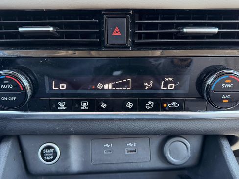 Used 2021 Nissan Rogue SV AWD/4WD image 31