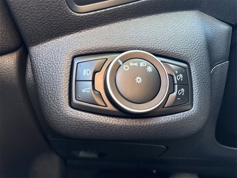 Used 2019 Ford Escape SE image 30