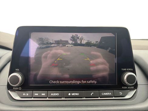 Used 2023 Nissan Rogue S AWD/4WD image 17