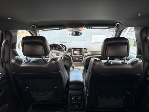 Used 2017 Jeep Grand Cherokee Altitude image 15