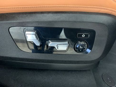 Used 2022 BMW X7 xDrive40i w/ M Sport Package AWD/4WD image 86