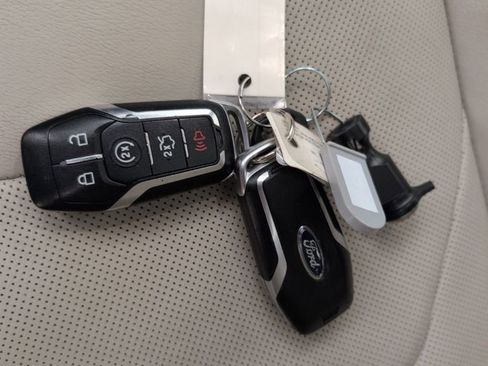 Used 2015 Ford Fusion Titanium image 46