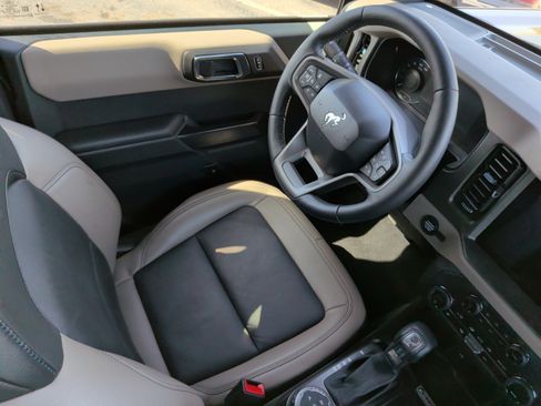 Used 2024 Ford Bronco Wildtrak AWD/4WD image 34