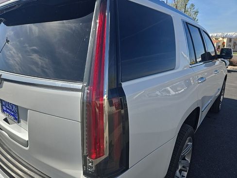 Used 2019 Cadillac Escalade Premium Luxury AWD/4WD image 38