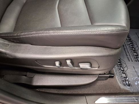 Certified 2025 Cadillac XT5 Premium Luxury image 11