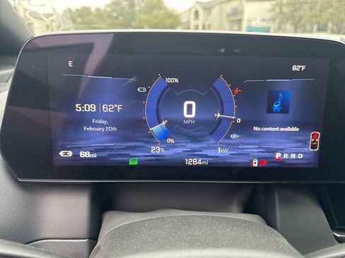 Used 2025 Chevrolet Equinox EV LT image 9