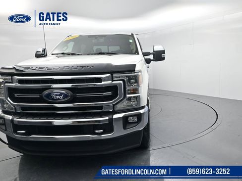 Used 2022 Ford F250 Lariat w/ Chrome Package image 3
