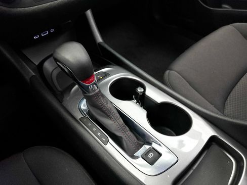 Used 2024 Chevrolet Malibu RS FWD image 22