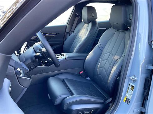 Used 2025 BMW i5 eDrive40i w/ M Sport Package image 26