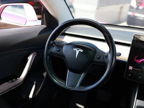 Used 2019 Tesla Model 3 Standard Range RWD image 34