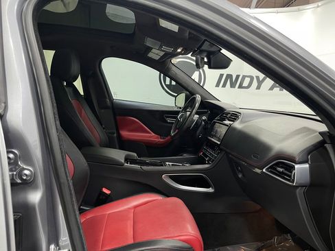 Used 2020 Jaguar F-PACE Checkered Flag image 33