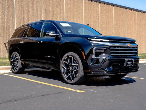 Certified 2025 Chevrolet Traverse High Country AWD/4WD image 2