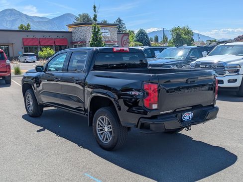 Used 2023 Chevrolet Colorado LT AWD/4WD image 8
