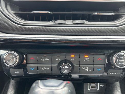 Certified 2022 Jeep Compass Trailhawk AWD/4WD image 30