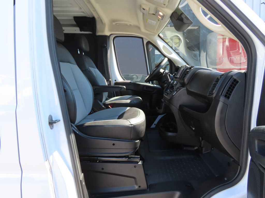 Used 2025 RAM ProMaster 2500 w/ Convenience Group FWD image 34