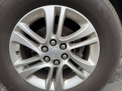 Used 2018 Buick Enclave Premium w/ LPO, Hit The Road Package AWD/4WD image 3
