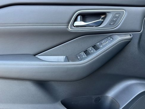 New 2026 Nissan Rogue Platinum w/ Platinum Premium Package image 8