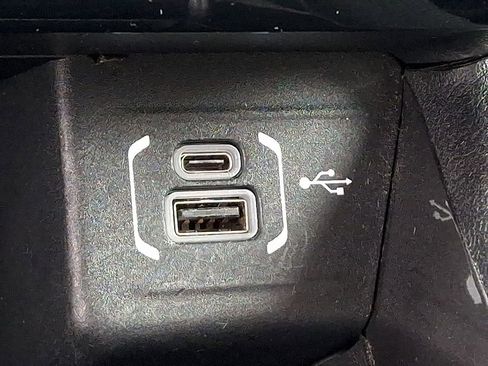 Used 2024 Jeep Compass Latitude image 24