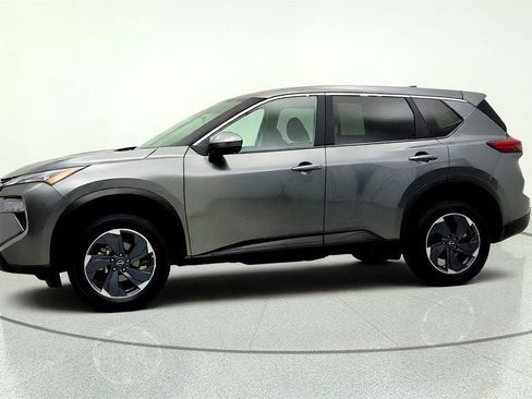 Used 2025 Nissan Rogue SV FWD image 8