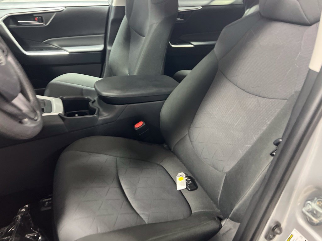 Used 2025 Toyota RAV4 XLE AWD/4WD image 20