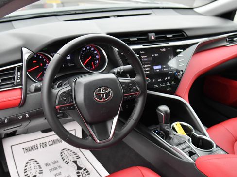 Used 2019 Toyota Camry XSE image 16