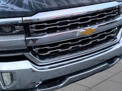 Used 2017 Chevrolet Silverado 1500 LTZ AWD/4WD image 29