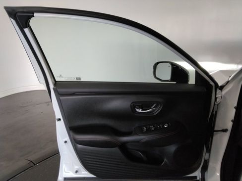 Used 2025 Honda HR-V Sport image 28