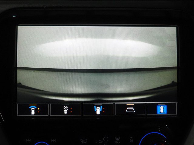 Used 2020 Chevrolet Bolt Premier w/ Infotainment Package FWD image 27