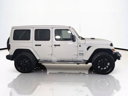 Used 2022 Jeep Wrangler Unlimited Sahara w/ Cold Weather Group AWD/4WD image 4