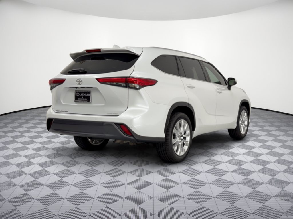 Used 2022 Toyota Highlander Limited FWD image 9