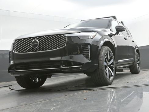 New 2026 Volvo XC90 B5 Core image 25